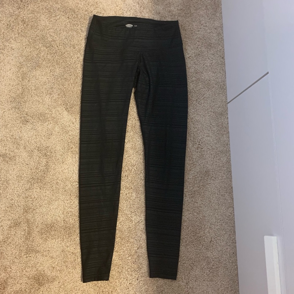 Black patterned leggings